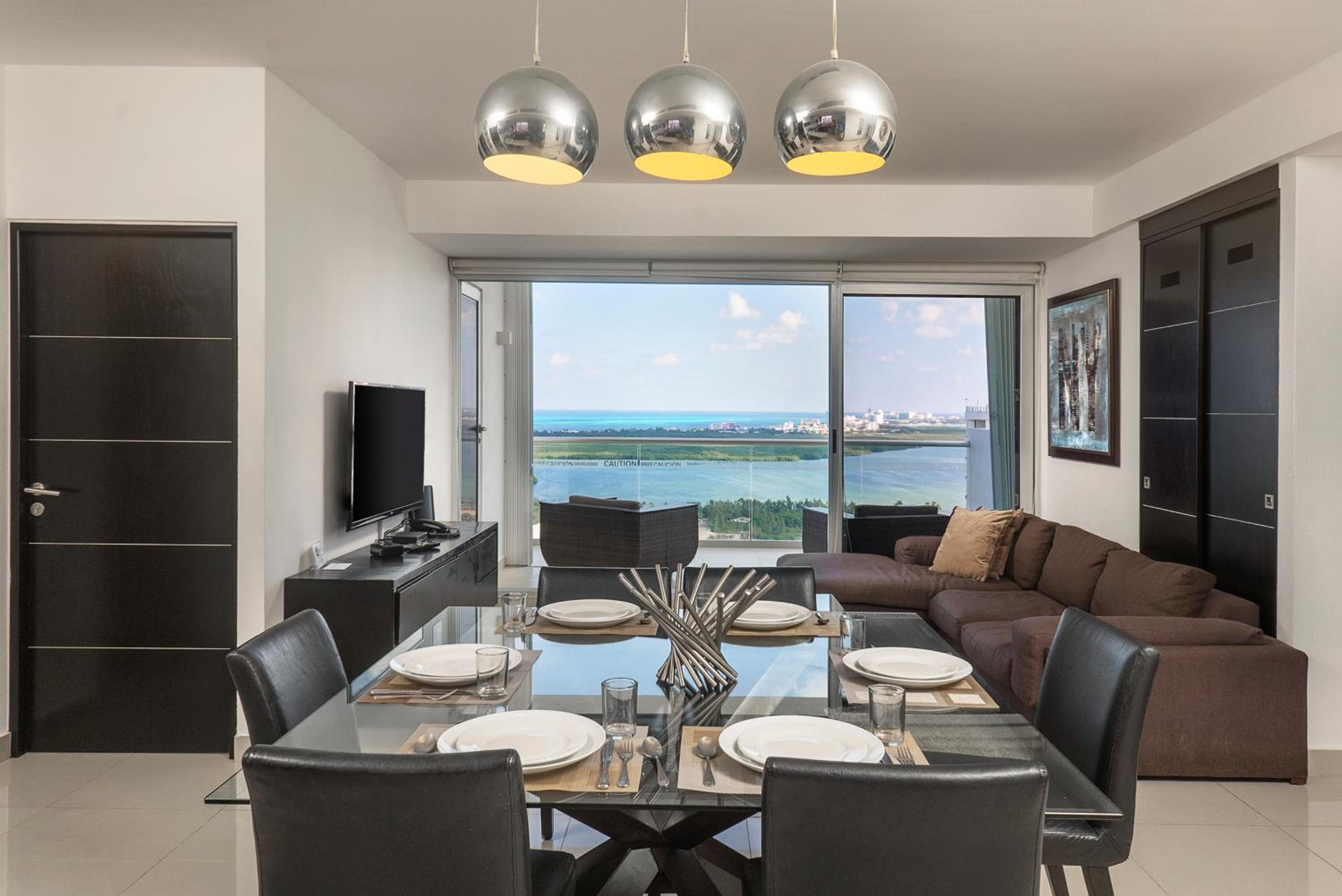 Фото Suites Malecon Cancun Torre Vancouver