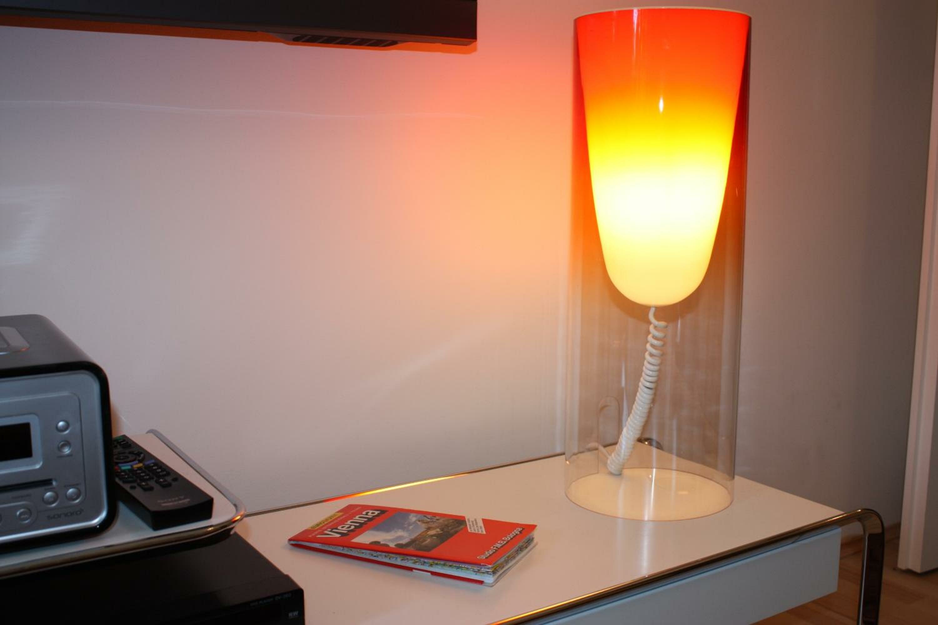 Фото GoVienna - Charming Studio