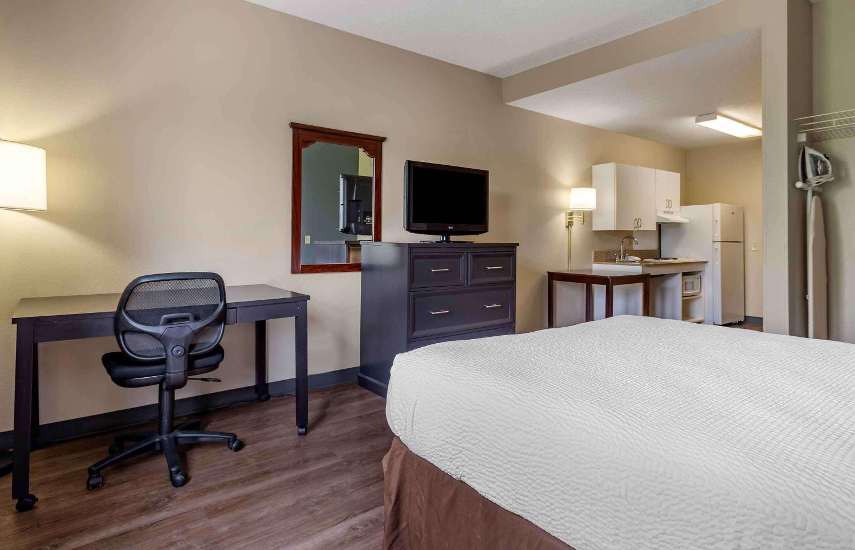 Фото Extended Stay America Suites Edison Raritan Center