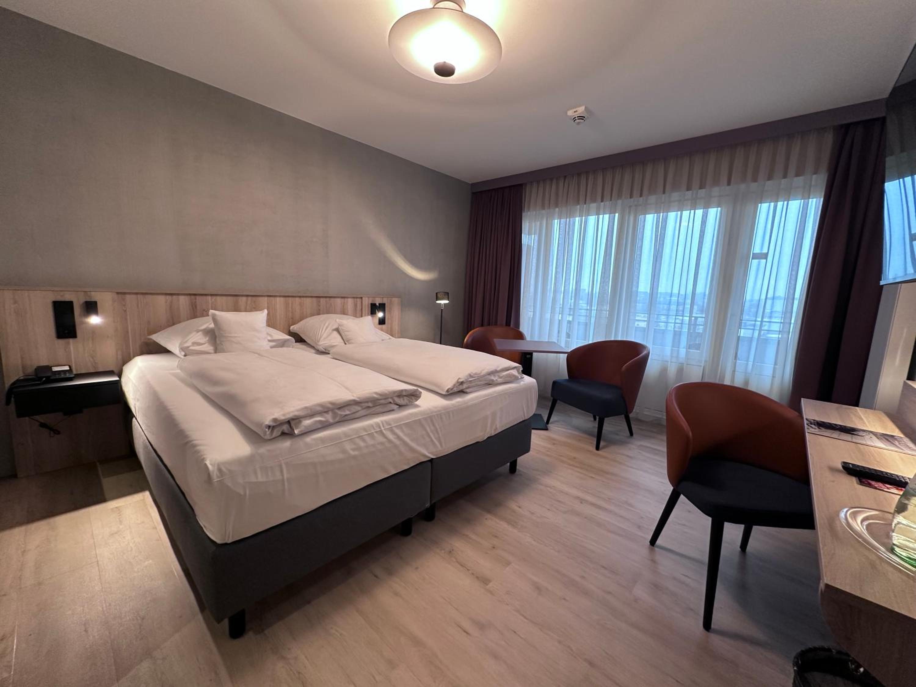 Фото Apartment-Hotel Hamburg Mitte