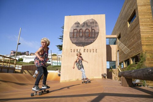 Гостиница Noah Surf House Portugal в Округе Лиссабон