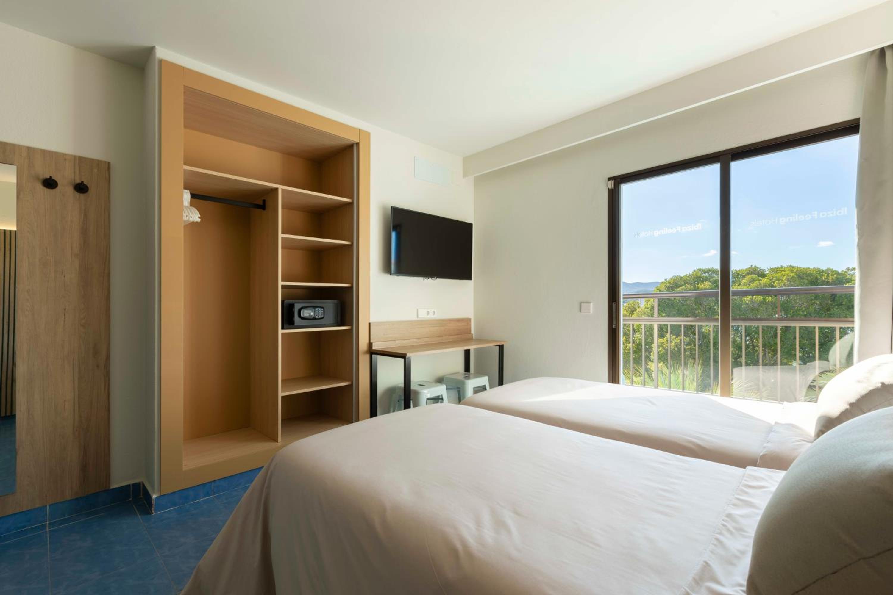 Фото The Blue Apartments by Ibiza Feeling