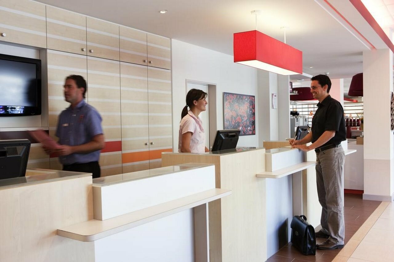 Фото ibis Zurich Messe Airport