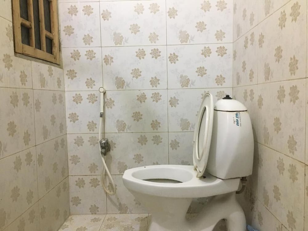 Фото Embassy inn Guest House Hyderabad