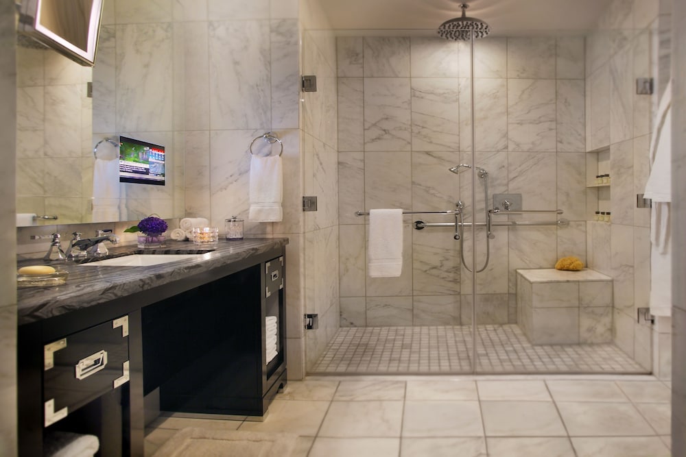 Фото The St. Regis Toronto