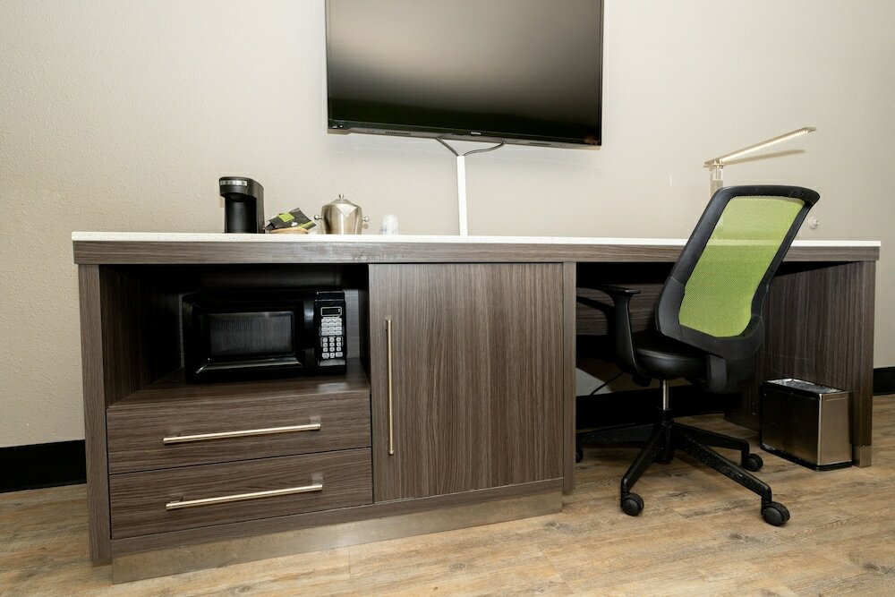 Фото SureStay Plus Hotel by Best Western Point Richmond