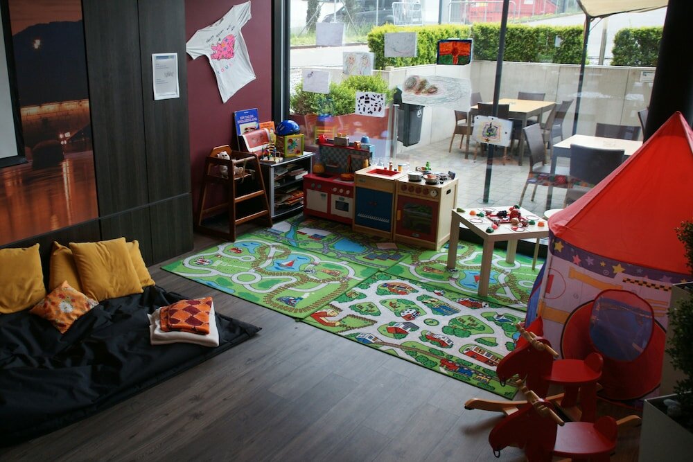 Фото Holiday Inn Express Zurich Airport, an Ihg Hotel