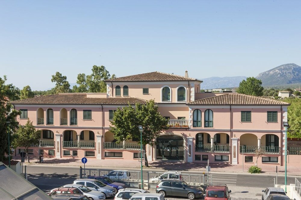 Фото отеля 1