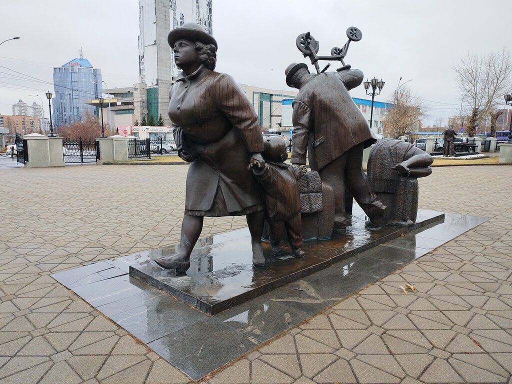 Genre sculpture Скульптурная группа Пассажиры, Yekaterinburg, photo