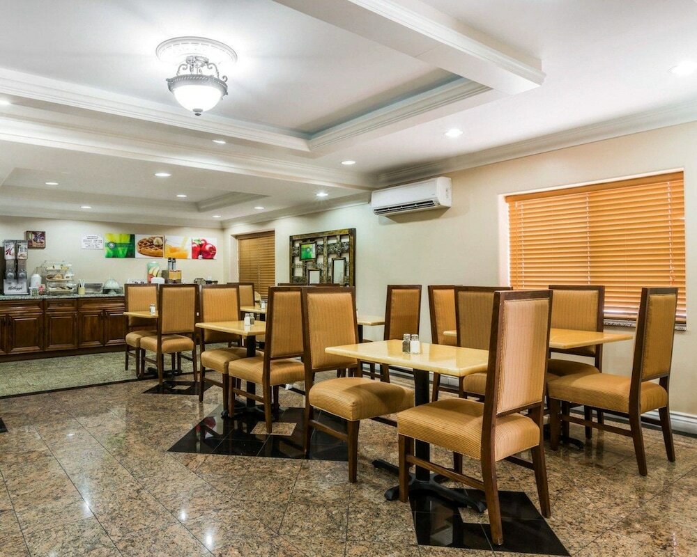 Фото Quality Inn & Suites
