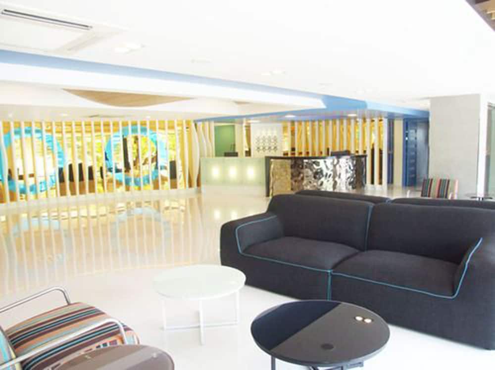 Фото Grand Tower Inn Sathorn Bangkok