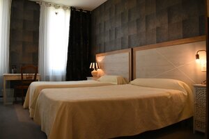 Гостиница Hotel Henri IV