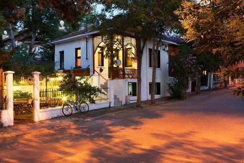 Гостиница Orhan Kutbay'in Evi - Turyolu Cafe Pansiyon в Адаларе