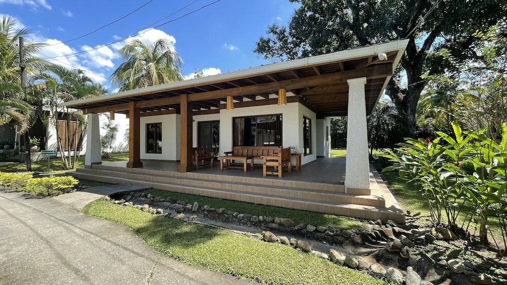 Фото Paraiso Rainforest and Beach Hotel