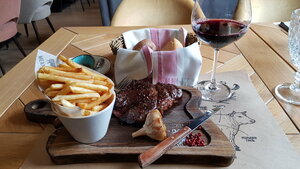 Meat&Wine (Komsomolskaya Street, 14), restaurante