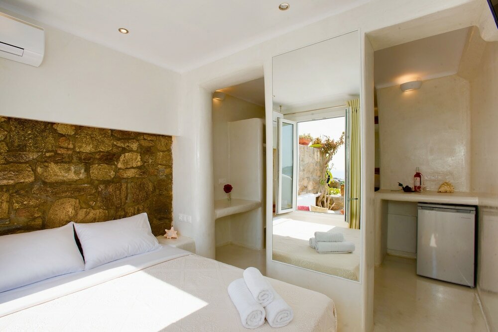 Фото Villa Elina Suites And More