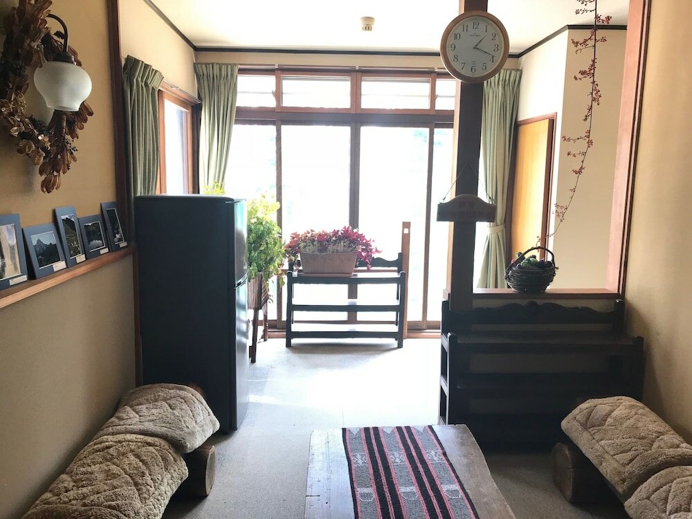 Фото Hakuba Iwatake Lodge Gakuyuso