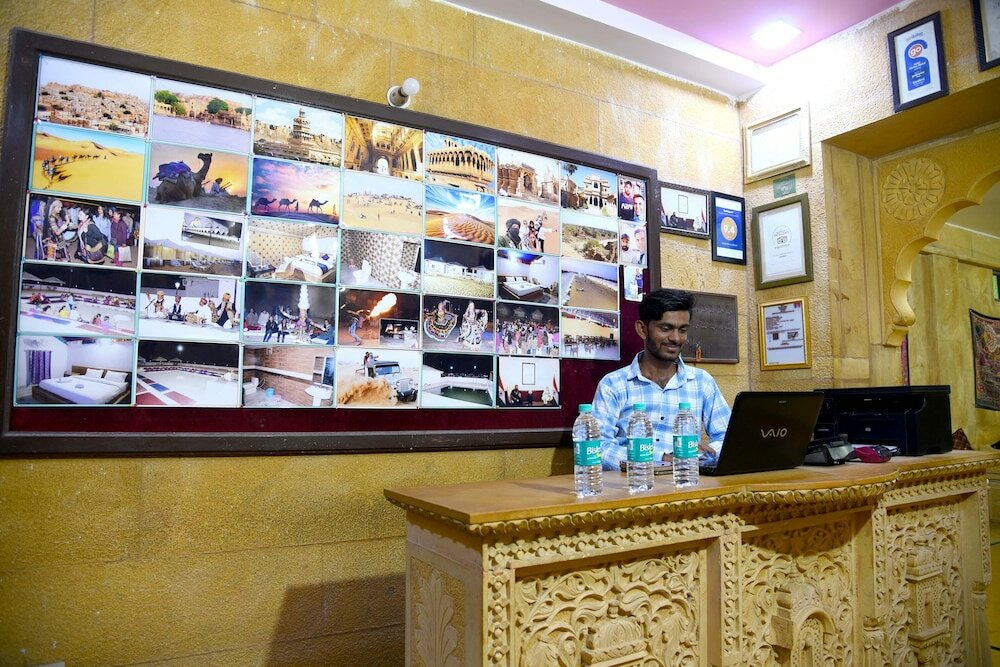 Фото Hotel Marina Mahal