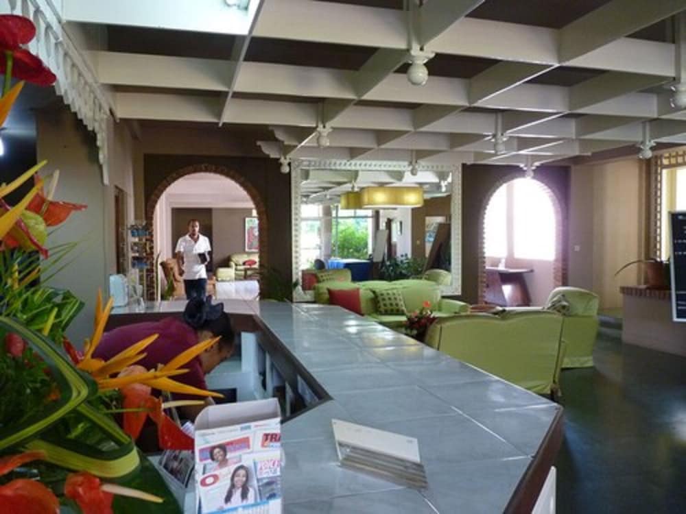 Фото The Mandeville Hotel