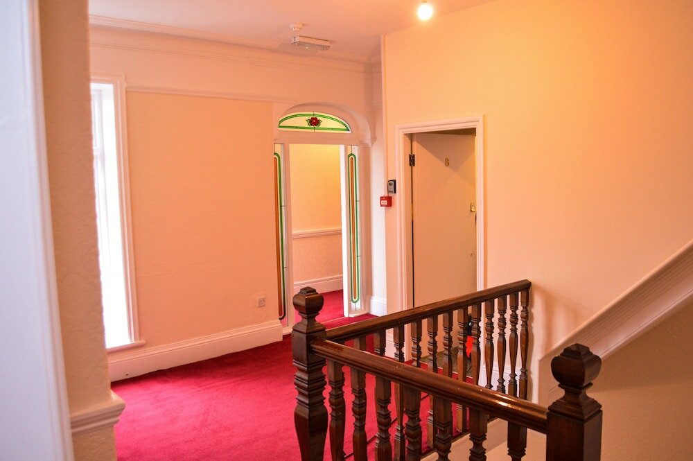 Фото Orrell House