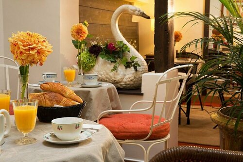 Гостиница Hotel du Cygne Paris