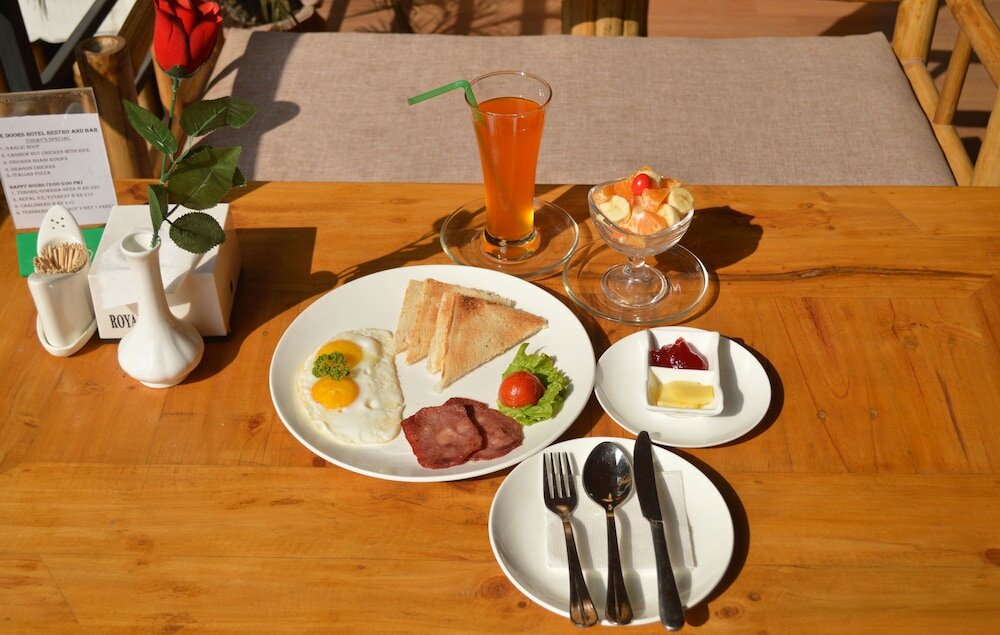 Фото Hotel The Doors