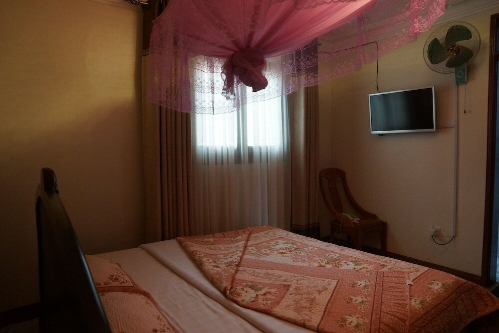 Фото Entebbe Travelle'rs Inn