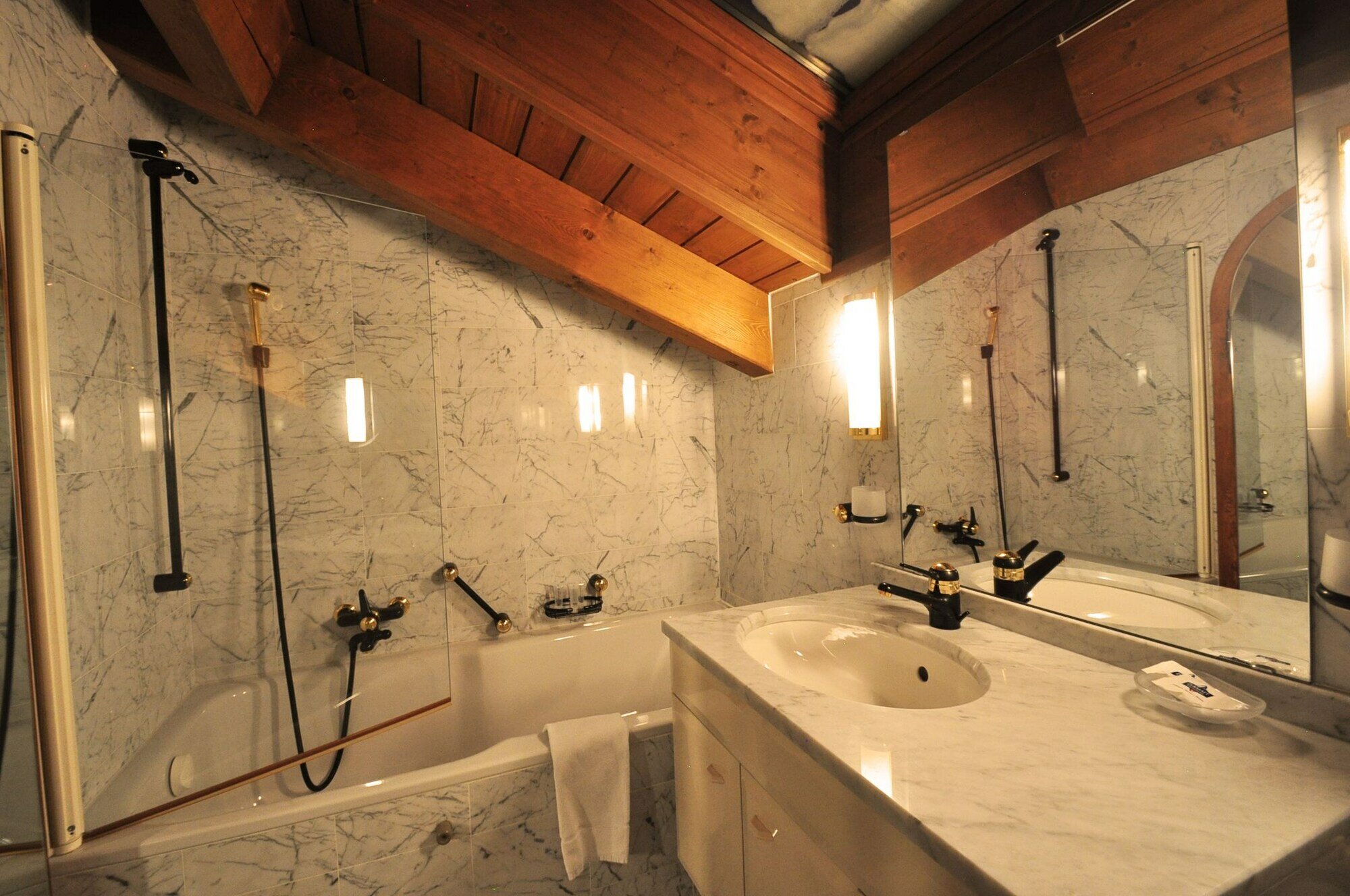 Фото Haus Tiefbach - Wohung Cervino