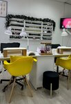Про ногти студия Анны Комаровой (Marshala Zhukova Avenue, 46) ، صالون تجميل