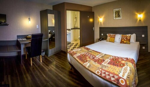 Гостиница Brit Hotel Azur - Cholet