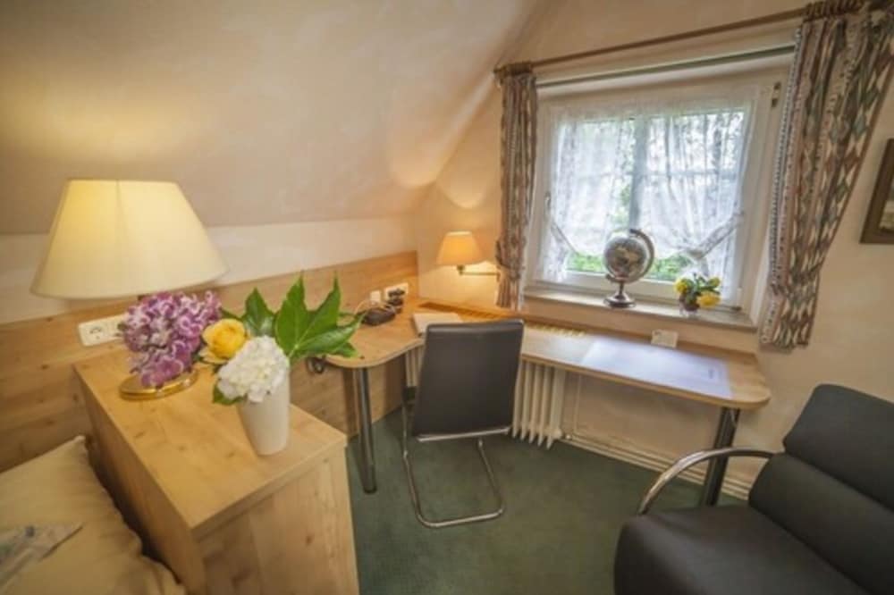 Фото Akzent Hotel Gut Hoeing