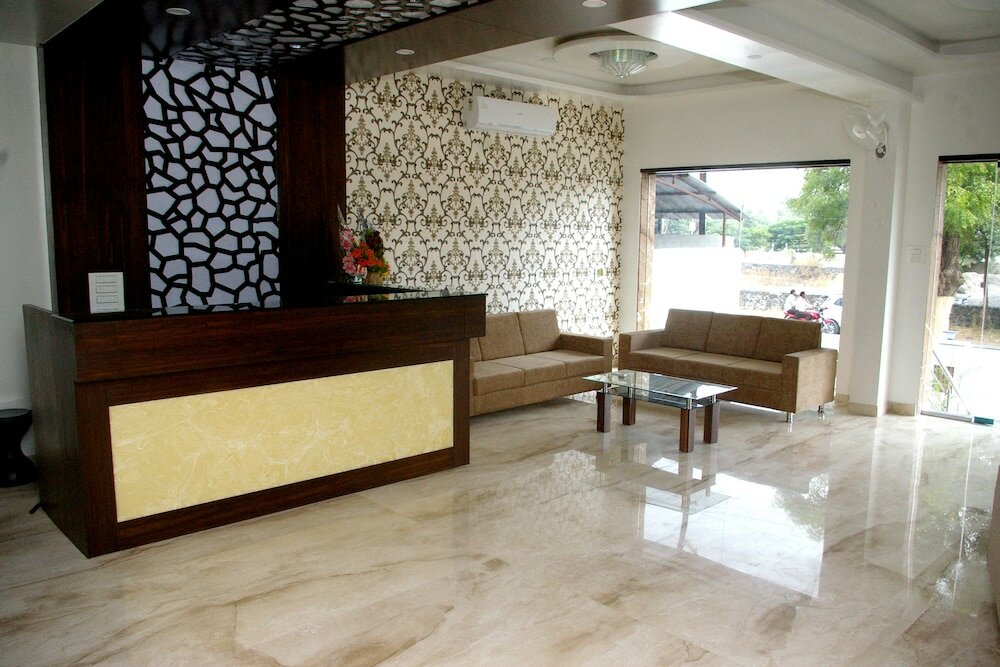 Фото Hotel Gulmohar Pride