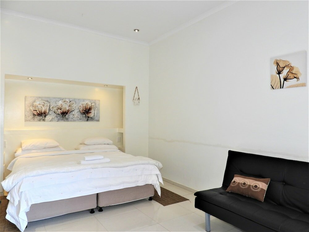 Фото Footprints Self-Catering & B&b