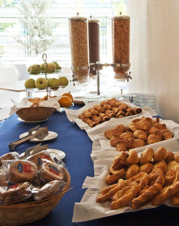 Фото Travelodge Barcelona Fira