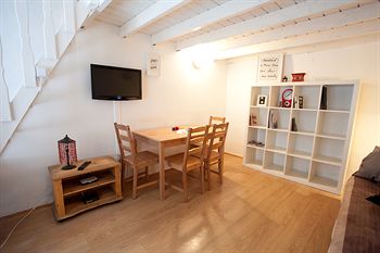 Фото Budapest Easy Flats - Opera1 Apartments