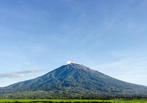 Mountain peak Mount Kanlaon 2430 meters, Province of Negros Occidental, photo
