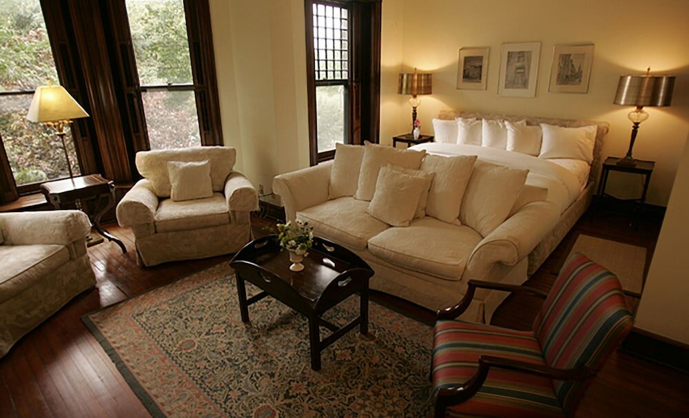 Фото The Morgan State House