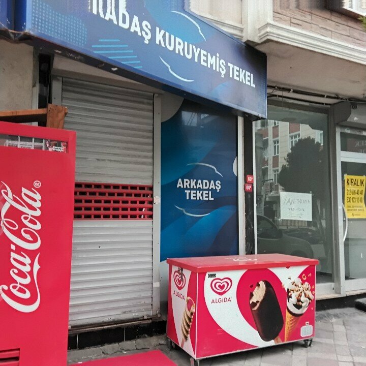 المشروبات الكحولية Friend's Liquor ، اسطنبول، صورة