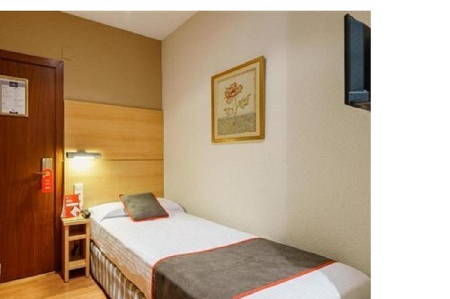 Фото Hotel Serrano