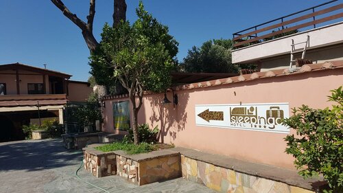 Гостиница Sleep and go Hotel в Фьюмичино