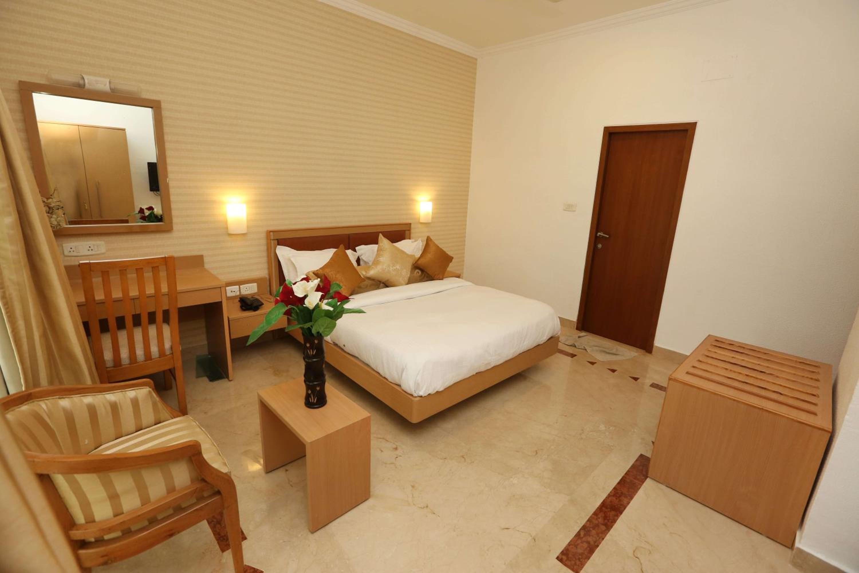 Фото Avenue 11 Boutique Residences