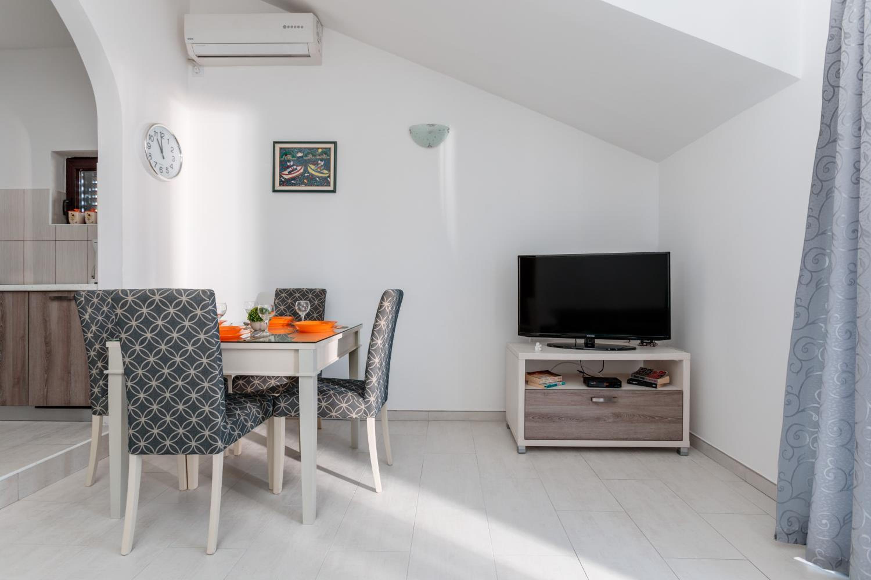 Фото Apartments Miramar