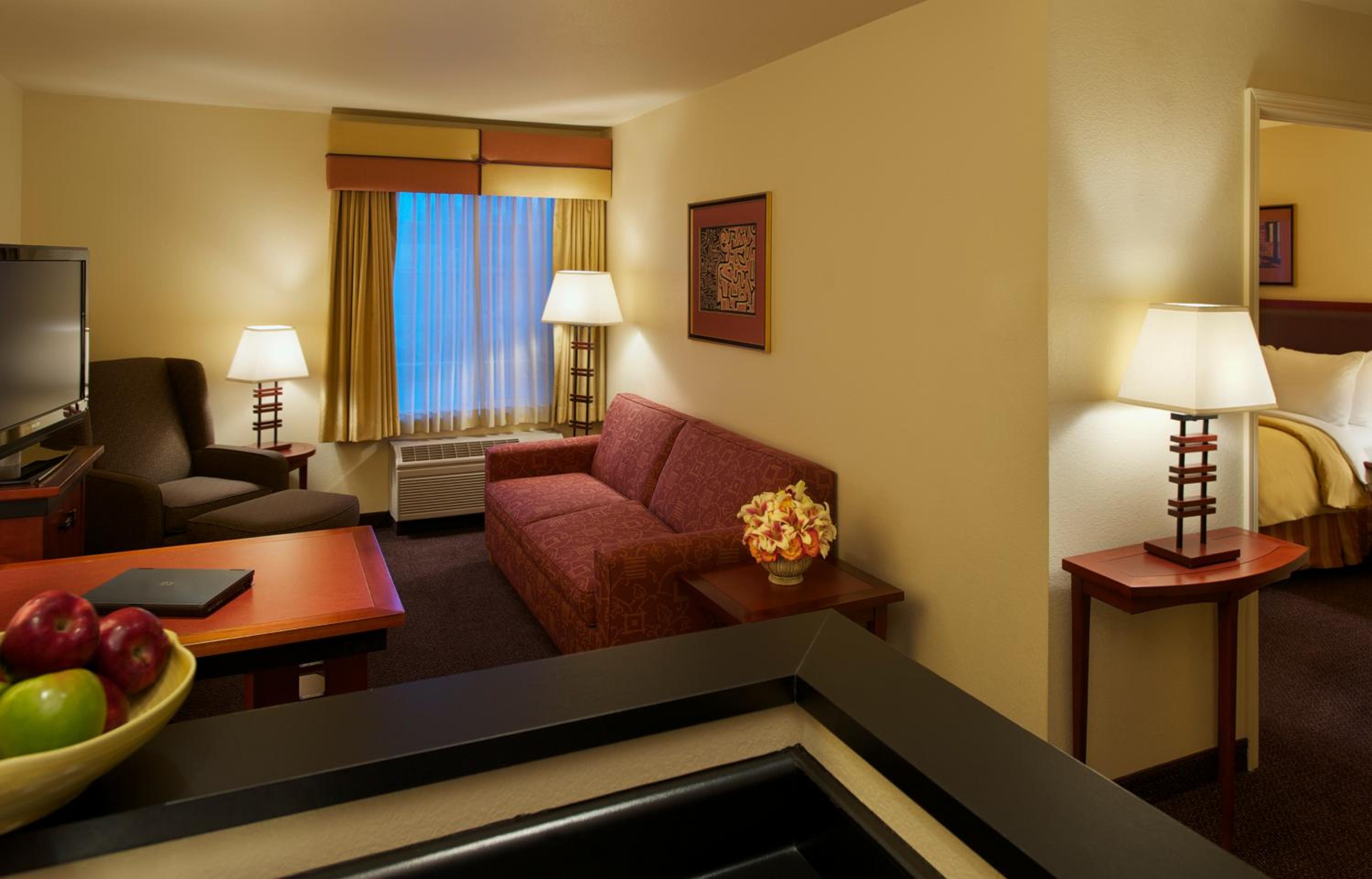 Фото Larkspur Landing Hillsboro - An All-Suite Hotel
