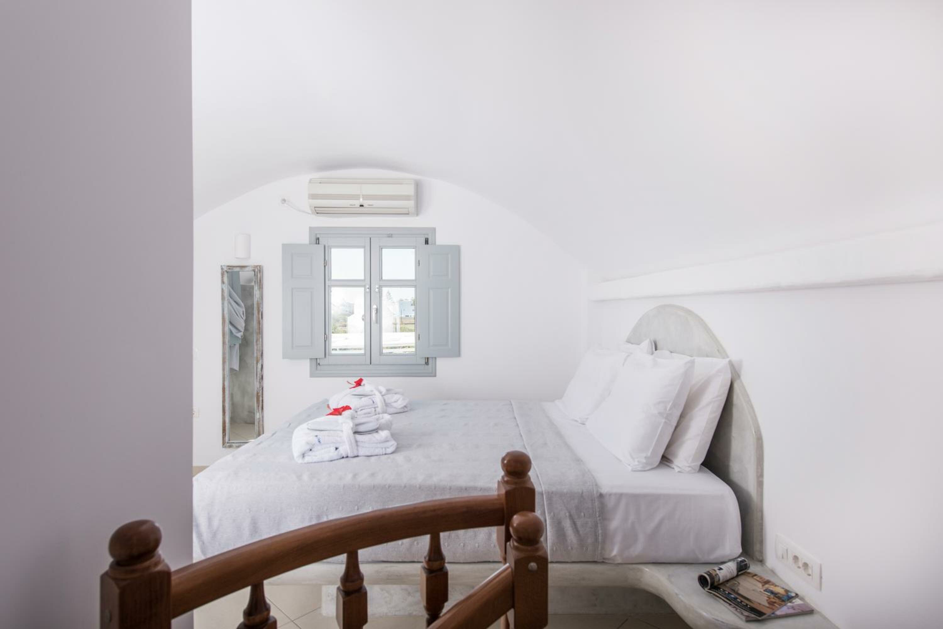 Фото Secret Earth Santorini