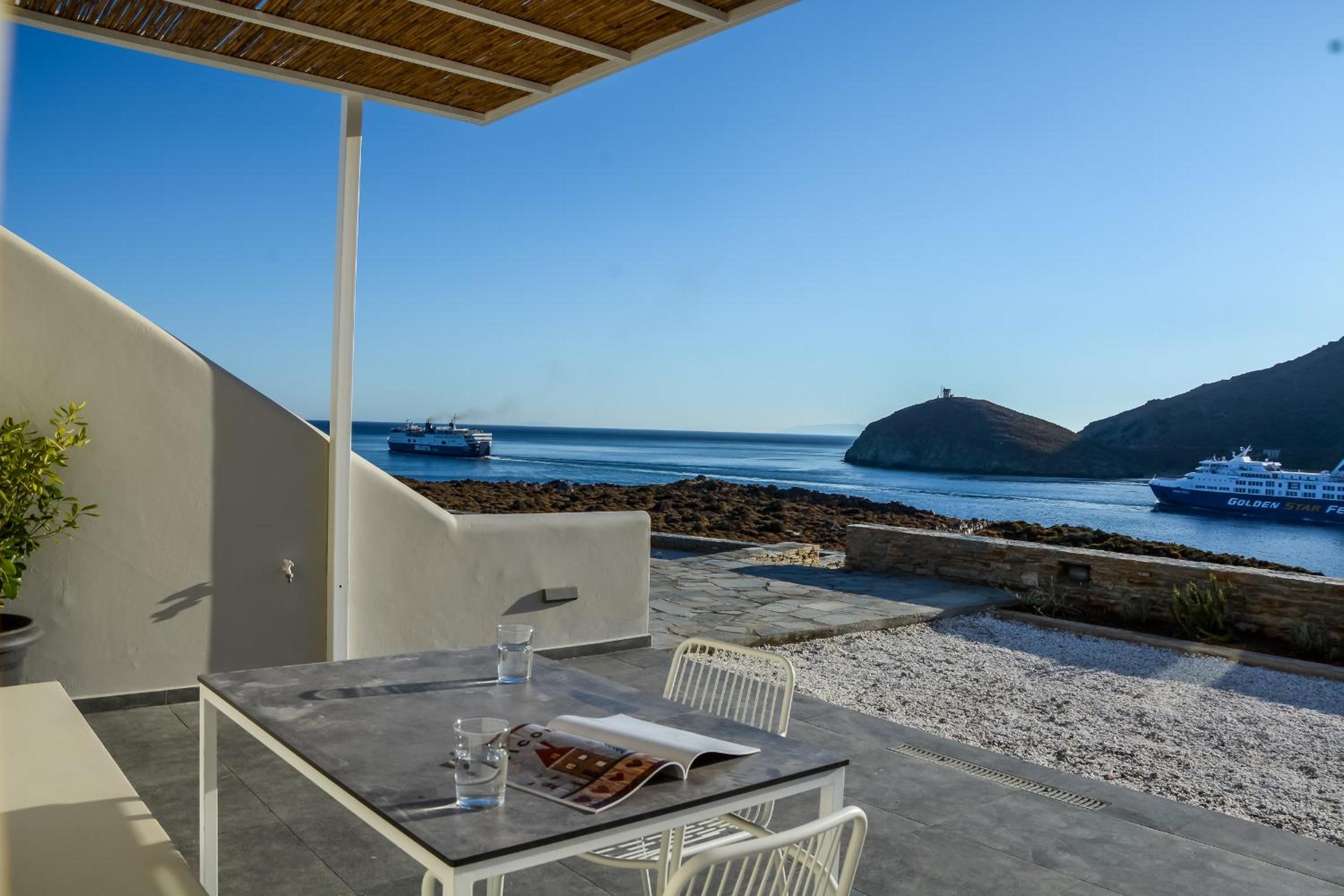 Фото Pharos Apartments