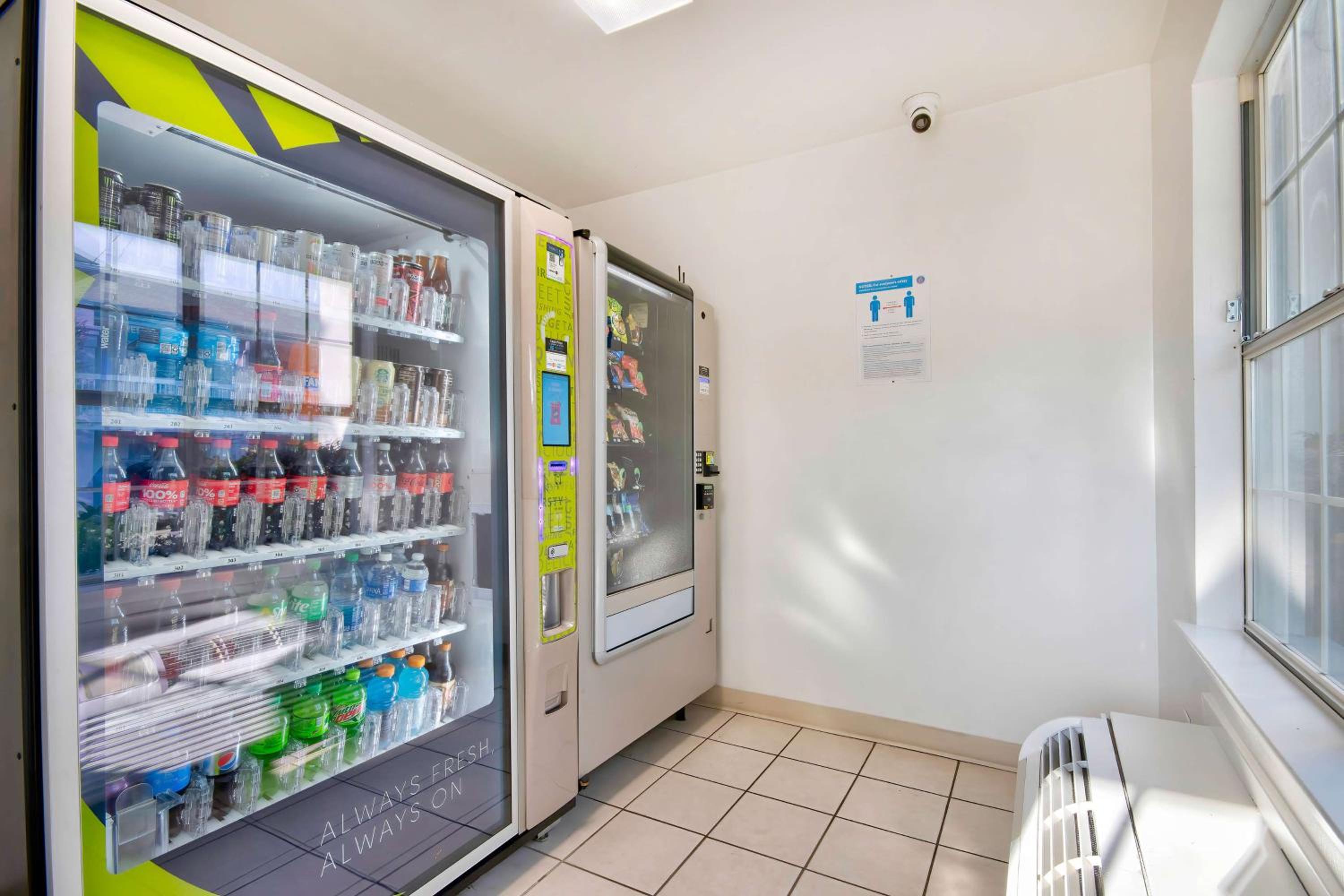 Фото Studio 6 San Antonio, Tx - Six Flags