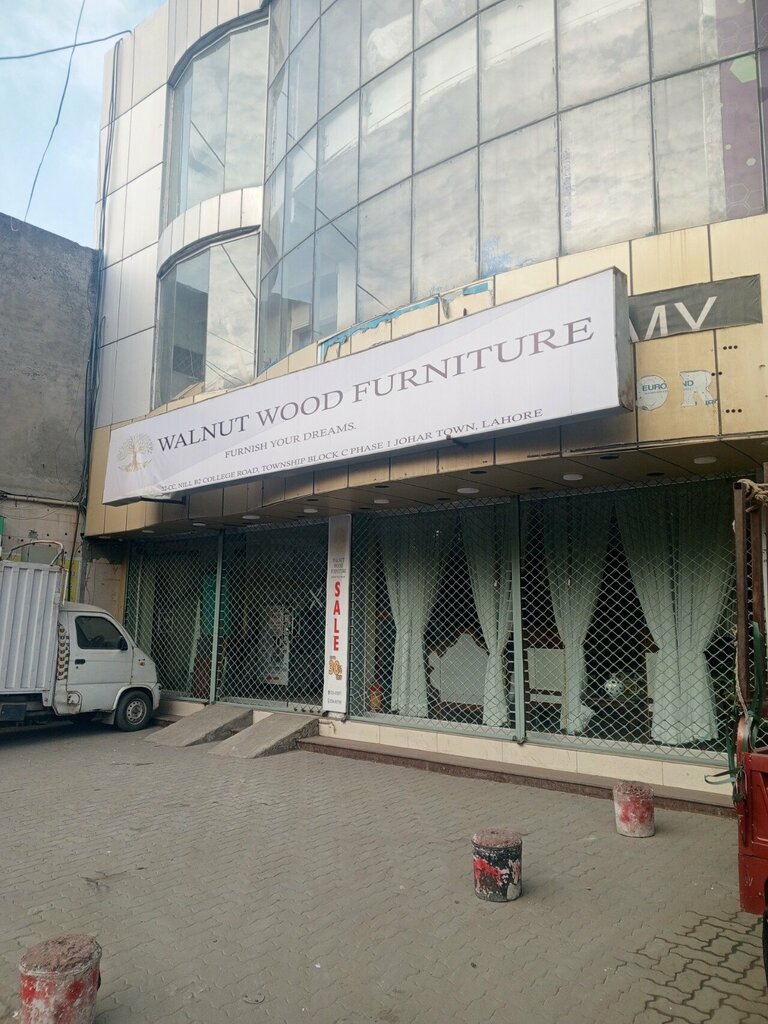 Furniture fittings and components Walnut wood furniture, Lahore, photo