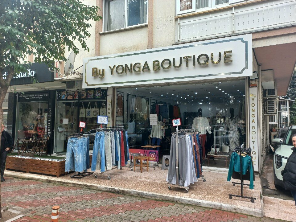 Clothing store Yongas Boutique, Izmir, photo