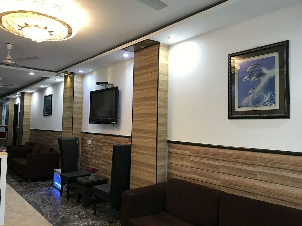 Фото Hotel Tjs Royale