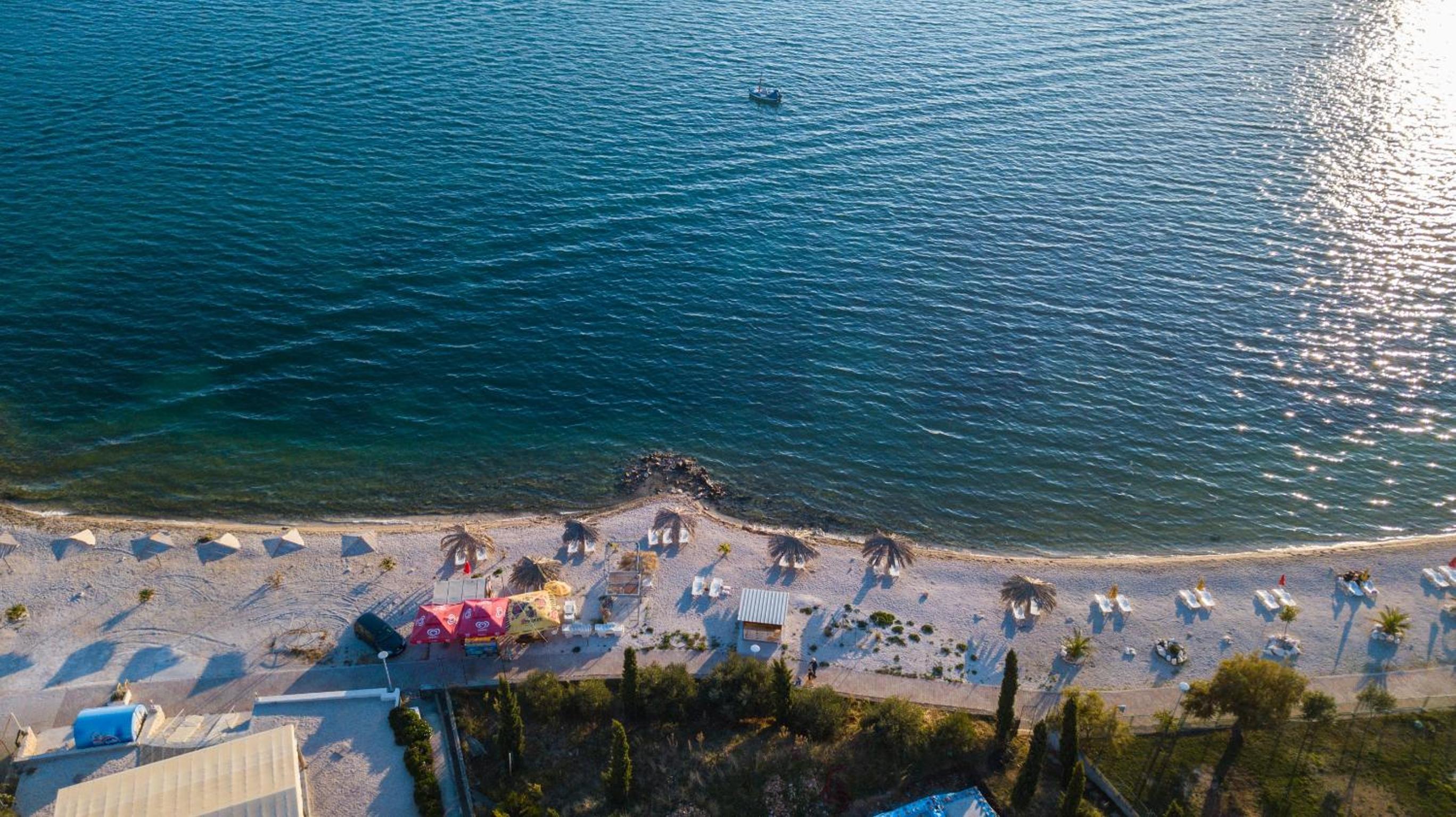 Фото Kaja - right next to the beach